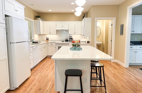 Harbor Springs House | Villa West - Main Street - Downtown Harbor Springs!