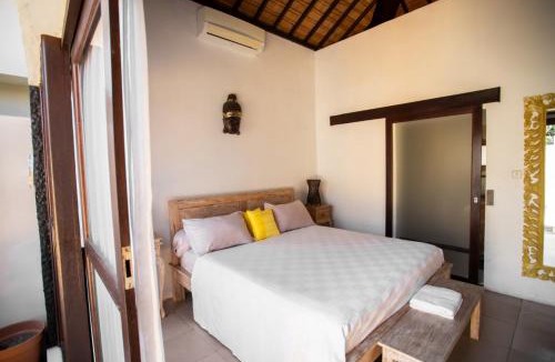 Taman Griya Villa | Villa Yellow Sky