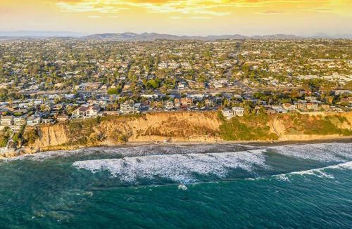Leucadia House | Walk to Beach Luxury Home Walk to Restaurants villa