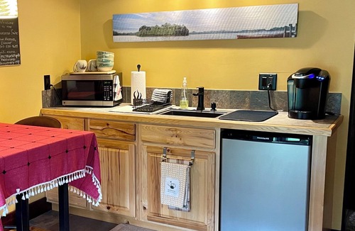Clinton House | Walkable private suite in the heart of the village of Clinton, NY. 13323