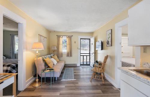 Holderness House | Waterfront 2 bedroom at squam (Suite 11)