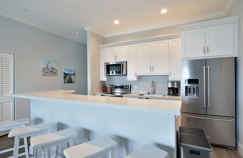 Meadows Condo | Waterfront 4-Bed 3-Bath Condo @ Bayfront Suites - CLEANING FEE INCLUDED