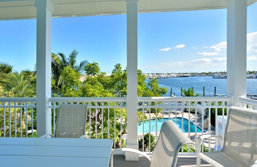 Meadows Condo | Waterfront 4-Bed 3-Bath Condo @ Bayfront Suites - CLEANING FEE INCLUDED