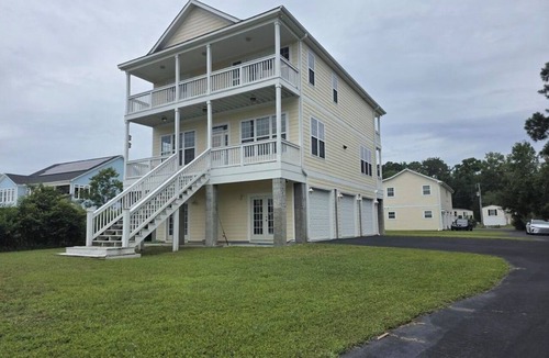Forestbrook House | Waterfront Coastal Charm yet close to the Surf @ 369ChapelLane