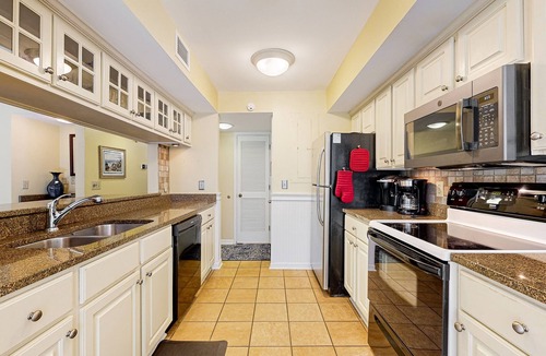 Kiawah Island Condo | Waterfront Family Retreat with Pond Views - Close to Tennis and Golf - Dogs Welcome