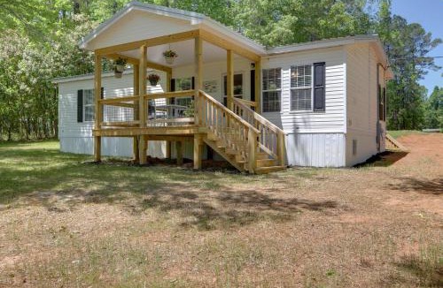 Eatonton House | Waterfront Lake Sinclair Home: Dock + Grill!