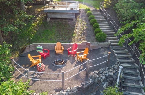 Athens House | Waterfront Luxe: Kayak & SUP From Private Dock, Pong & Air Hockey, Near Hudson
