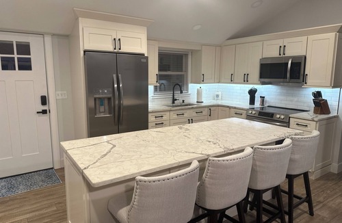 Holland House | Waterfront North Basin Beauty 3-bedroom house totally renovated Holland MA