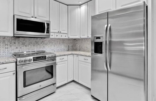 Wilton Manors Villa | Waterfront Paradise: Heated Pool, Marina, Kayaks, 1 mile to the beach