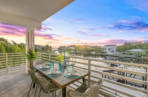 Central Sarasota Condo | Waterfront, Pet-Friendly Condo with Pool, Spa, and Fitness Center near Downtown Sarasota