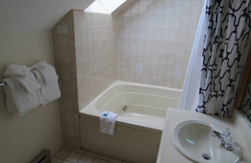 Waterville Valley Condo | Waterville Valley Roomy Vacation Condo close to Town Square!