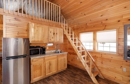 Bethlehem Cabin | White Mountains Lakeside Log Cabin Solo Retreat
