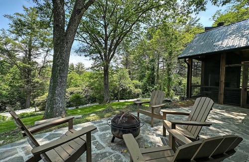 Highlands Hills Cabin | Whiteside Mountain. A Firepit Out Back. Someone Finally Got This Right | Pine Cone Cottage