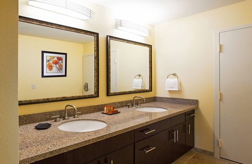Solana Beach Resort | Winners Circle Resort, kitchen, pool, near beaches, tennis, 24/7 front desk