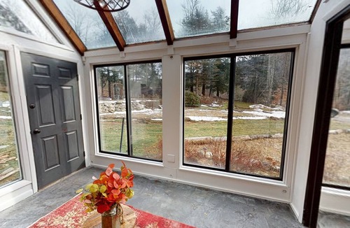 Mendon House | Winter Lore – 4BR Vermont Getaway | Hot Tub, Game Room & Pet Friendly.