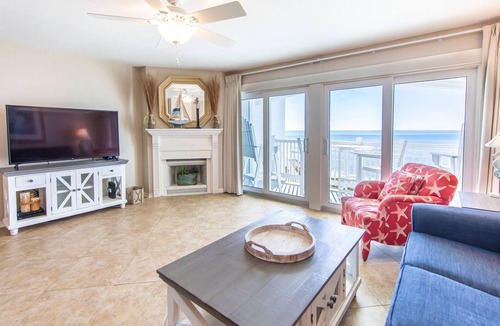Seacrest Condo | Wonderful, spacious Gulf front Condo - PRIVATE BEACH - 2 balconies overlook Gulf