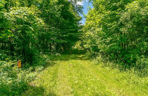 Naples Cabin | Wront listing. NOT active. SELECT FLX SUGAR HOUSE.