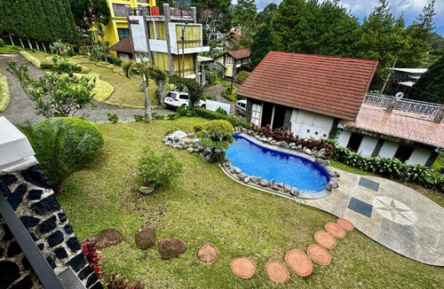 Parongpong Villa | X4 VILLA with pool Villa Istana Bunga by YourHome