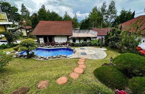 Parongpong Villa | X4 VILLA with pool Villa Istana Bunga by YourHome