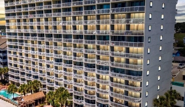 0208 Waters Edge Resort 1 Bedroom Condo by RedAwning