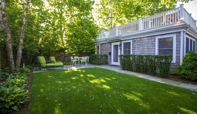 1 Block From Southampton Village-1 Bedroom