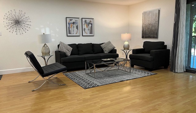 1. Superb 2-bd 2-bth Apartment in City Center