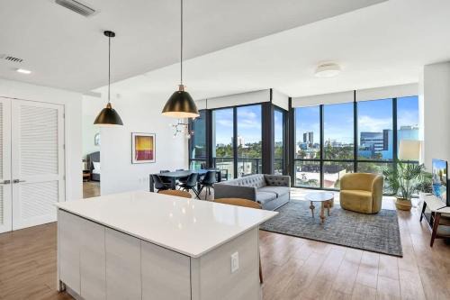 17WEST Spacious 2BR Apartment with Balcony 411