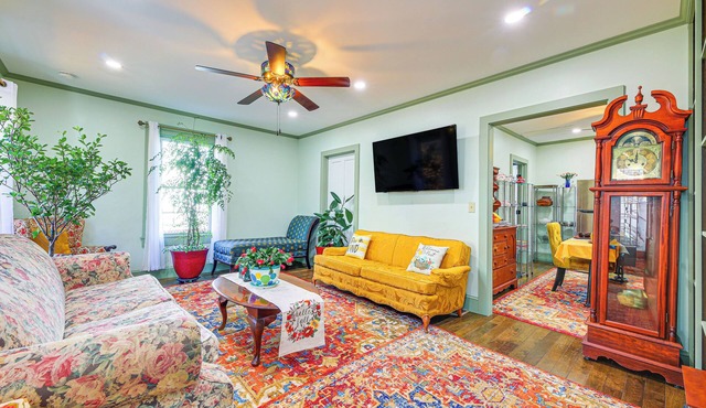 18 Mi to Skiing: Colorful Home in Springfield!
