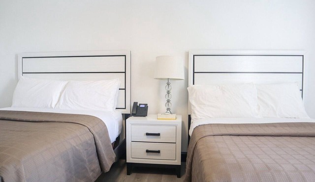 2 Full Beds | Ronks, PA