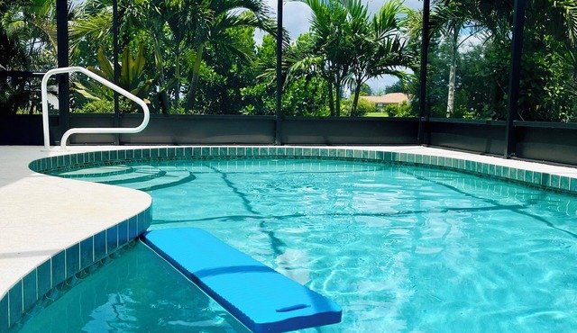 2bd-2ba-2ga, heated pool, golf-beach lovers, pet friendly sanctuary.