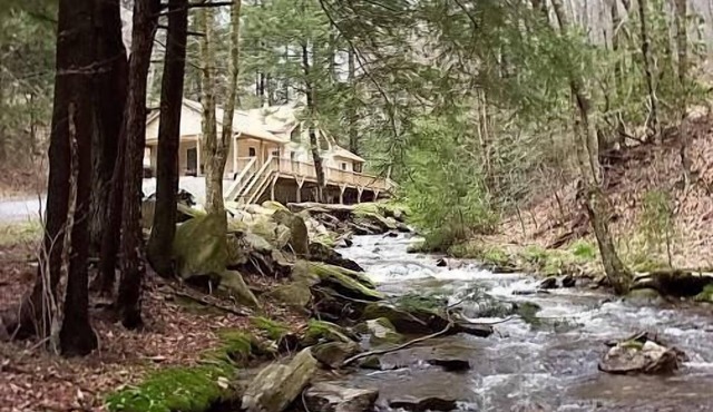 2BR, 2BA Secluded Home with 50 ft. Creekfront View