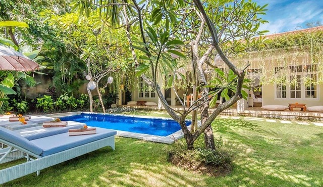 2BR Sunny Villa Seminyak Near Beach