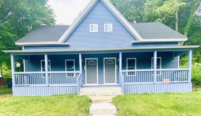 3 Bed/1.5 Bath Townhome