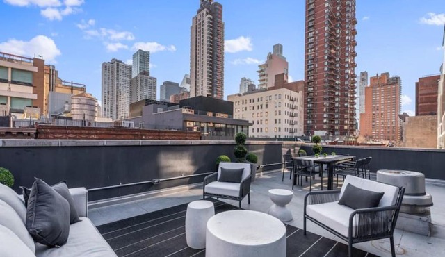 3BR Penthouse Suite with Massive Private Rooftop