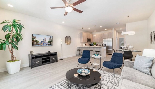3BR Villa | Heated Pool Fireplace | ⭐10/10 | 20 Min Disney, Sleeps 6