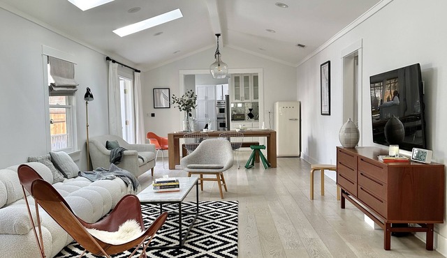 4/3 West LA Modern Bungalow Home