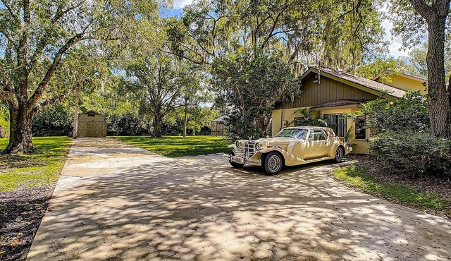 4 bdr 4800 sq ft Luxurious Home+Huge Heated Pool