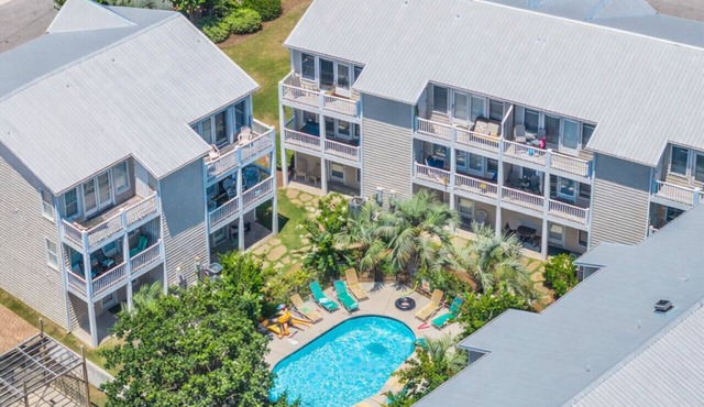 4BR 3 King Beds 200 Steps to Beach Walk to Pier Pool