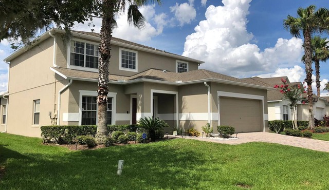 5 Bed, 3 Bath executive home on secure gated community, 15 mins from Disney