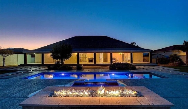 5 Themed BDs Luxury Estate w Pool, Spa & Game Room close to Las Vegas