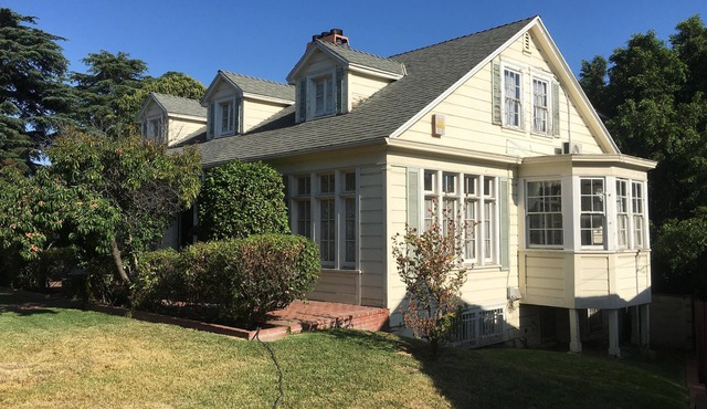 6 bdrm home in Beverly Hills part of Glendale, CA