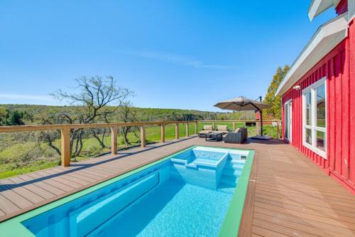 90-Acre Gem w/Custom Pool & 2 Ponds in Jefferson
