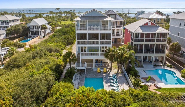 Absolute Deckadence: Beachfront, Pool, Pet-friendly, Sleeps 16