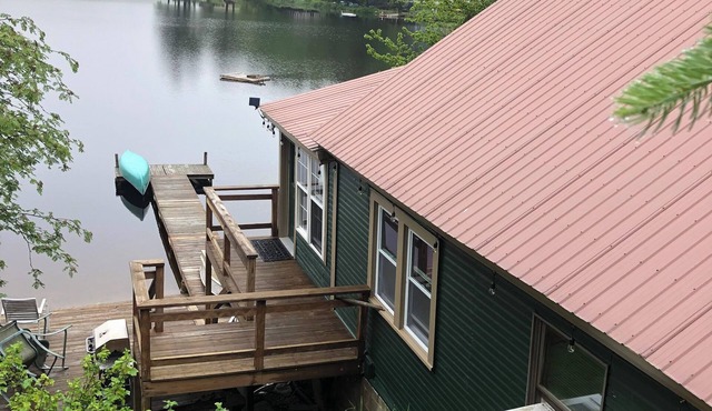 Ava’s Lakeside Cottage, Lakeside Cozy Cottage