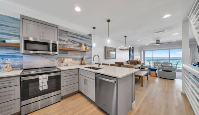 Beachfront | Top-Rated | Sleeps 10 | Seabatical #3