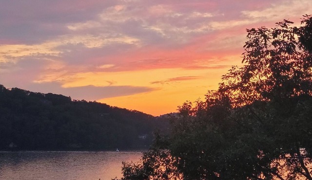 Beautiful Renovated Direct Waterfront Candlewood Lake Home~Views~Weekly Discount