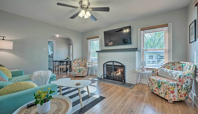 Benton Harbor 'Gracie Cottage' w/Hot Tub + Yard!
