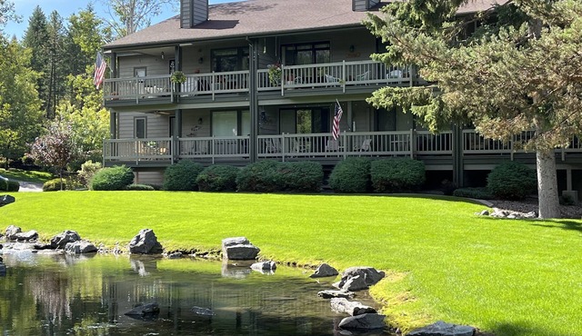 Best Value. Large 2 Bedroom Condo in Bigfork, Montana. Perfect Summer Getaway!