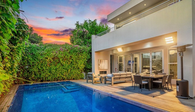 Beverly Grove Villa D! Luxury stay with Pool and Spa