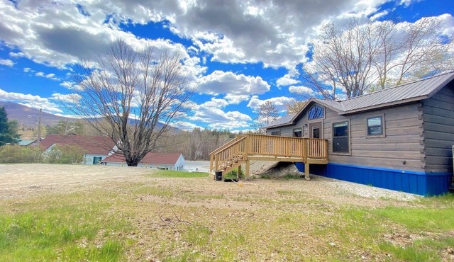 BMV1 Awesome "Tiny Home" A/C, Mountain Views, Minutes to Skiing, Hiking, Attractions, Dog Friendly!